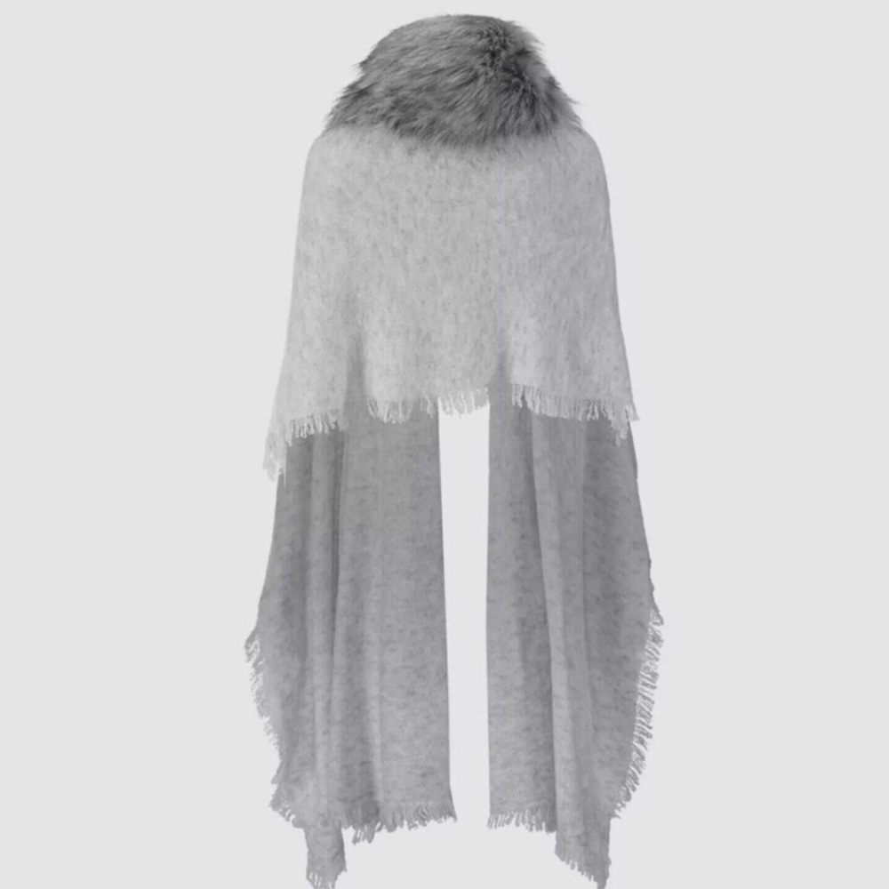 CAbi Faux Fur Trim Wrap Shawl Gray One Size Poncho Cape Winter - Picture 3 of 7